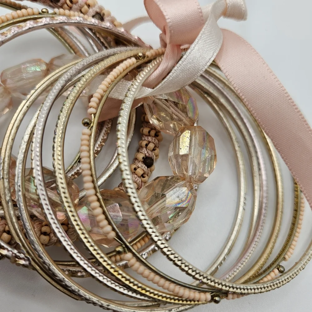 NEW Pink Mixed Metals Stackable Bracelet Set Stretch Beaded Bangle Glitter